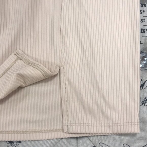 Leith Ribbed Mini Skirt - Picture 3 of 5